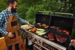 PIT BOSS Memphis Ultimate 4-in-1 Kombigrill, Schwarz, Stahl/Gusseisen, Smoker, Gas- Und Holzkohlegrill -Gartenladen 13 17311.jpg