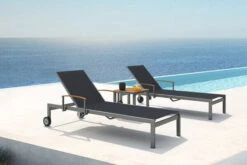 Ausgewählte Produkte 21 OUTFLEXX 2er-Set Sonnenliegen, Schwarz, Edelstahl/Teak, 195,5x74x35cm, Mit Beistelltisch 45x45cm