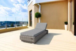 OUTFLEXX Rollliege, Grau, Polyrattan, 200x70x27,5cm, Rückenlehne 5-fach Verstellbar -Gartenladen 18367 19 CGI.jpg