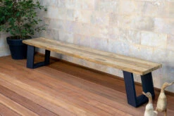 OUTFLEXX Bank, Dark Grey/natur, Alu/recycled FSC®-Teak, 240x100x45cm, Mit Baumkante -Gartenladen 1 20317.jpg