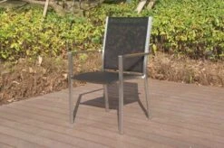 OUTFLEXX Stapelsessel, Schwarz, FSC-Teak / Edelstahl / Textilene, 63x57x93 Cm -Gartenladen 21670 1.JPG