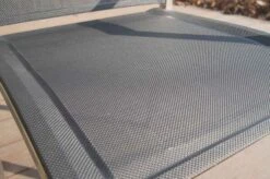 OUTFLEXX Stapelsessel, Schwarz, FSC-Teak / Edelstahl / Textilene, 63x57x93 Cm -Gartenladen 21670 7.JPG