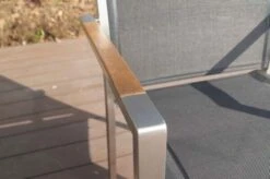 OUTFLEXX Stapelsessel, Schwarz, FSC-Teak / Edelstahl / Textilene, 63x57x93 Cm -Gartenladen 21670 9.JPG