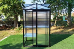 OUTFLEXX Gewächshaus, Schwarz, Alu/Polycarbonat, 111x61x175cm, Pulverbeschichtet 23 OUTFLEXX Gewächshaus, Schwarz, Alu/Polycarbonat, 111x61x175cm, Pulverbeschichtet -Gartenladen 22273 6.jpg