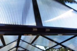 OUTFLEXX Gewächshaus, Schwarz, Alu/Polycarbonat, 250x250x228cm, Pulverbeschichtet 24 OUTFLEXX Gewächshaus, Schwarz, Alu/Polycarbonat, 250x250x228cm, Pulverbeschichtet -Gartenladen 22277 10.jpg