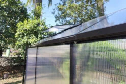 OUTFLEXX Gewächshaus, Schwarz, Alu/Polycarbonat, 250x250x228cm, Pulverbeschichtet 27 OUTFLEXX Gewächshaus, Schwarz, Alu/Polycarbonat, 250x250x228cm, Pulverbeschichtet -Gartenladen 22277 13.jpg