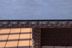 OUTFLEXX Esstisch, Braun, Polyrattan, 200x95cm, Tischplatte Spraystone, 6mm, Aufliegend 9 OUTFLEXX Esstisch, Braun, Polyrattan, 200x95cm, Tischplatte Spraystone, 6mm, Aufliegend -Gartenladen 22287 3.jpg