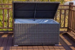 OUTFLEXX Kissenbox M, Grau, Polyrattan, 144x92x70cm -Gartenladen 22290 3.jpg