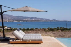 OUTFLEXX Icon Loungeliege, Lead Chine, Alu/Teak/Sunbrella, 213 X 89 X 41 Cm, Inkl. Verstellbarer Rückenlehne 13 OUTFLEXX Icon Loungeliege, Lead Chine, Alu/Teak/Sunbrella, 213 X 89 X 41 Cm, Inkl. Verstellbarer Rückenlehne -Gartenladen 23437 3.jpg