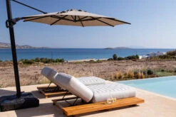 OUTFLEXX Icon Loungeliege, Lead Chine, Alu/Teak/Sunbrella, 213 X 89 X 41 Cm, Inkl. Verstellbarer Rückenlehne 14 OUTFLEXX Icon Loungeliege, Lead Chine, Alu/Teak/Sunbrella, 213 X 89 X 41 Cm, Inkl. Verstellbarer Rückenlehne -Gartenladen 23437 4.jpg