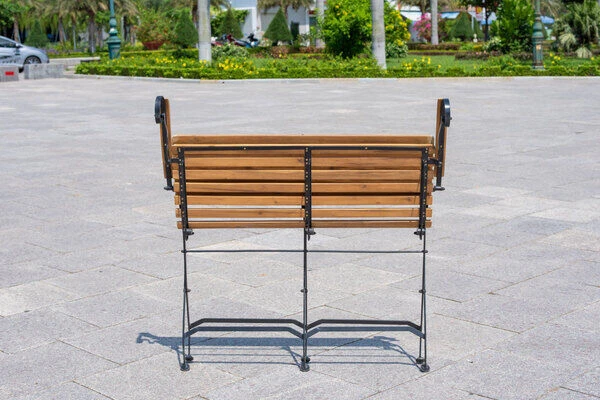 OUTFLEXX Sitzgruppe, Natur/schwarz, Stahl/FSC-Akazienholz, 120x80 Cm, 2 Klappstühle Mit Armlehnen, 2-Sitzer Bank, Pulverbeschichtet, Geölt 12 OUTFLEXX Sitzgruppe, Natur/schwarz, Stahl/FSC-Akazienholz, 120x80 Cm, 2 Klappstühle Mit Armlehnen, 2-Sitzer Bank, Pulverbeschichtet, Geölt – Bild 10