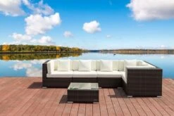 OUTFLEXX Loungemöbel-Set, 5 Pers, Braun Marmoriert, Polyrattan, Wasserfeste Kissenbox, Inkl. Beistelltisch 13 OUTFLEXX Loungemöbel-Set, 5 Pers, Braun Marmoriert, Polyrattan, Wasserfeste Kissenbox, Inkl. Beistelltisch -Gartenladen 2 16064 BOX B.jpg