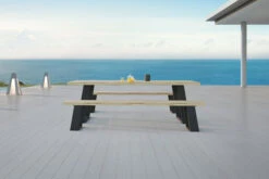 OUTFLEXX Zero Esstischgarnitur, Dark Grey/natur, Alu/recycled FSC-Teak, Esstisch 240x100cm, 2x Bank 240x40cm 13 OUTFLEXX Zero Esstischgarnitur, Dark Grey/natur, Alu/recycled FSC-Teak, Esstisch 240x100cm, 2x Bank 240x40cm -Gartenladen 2 20602.jpg