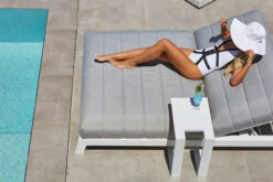 OUTFLEXX Bite Doppelliege, Weiß/3756 Lead Chine, Alu/Sunbrella, 203 X 144 X 38 Cm, Rückenlehne Verstellbar -Gartenladen 2 20825.jpg