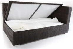 OUTFLEXX 2-Sitzer Ecksofa, Braun, Polyrattan, 145x85x70cm, Armlehne Li, Inkl. Kissen, Wasserfeste Kissenbox -Gartenladen 2 2393 3 BOX.jpg