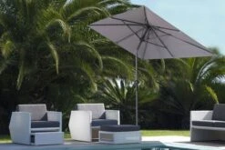 OUTFLEXX Mittelstockschirm, Hellgrau, Pulverbesch. Aluminium/Polyester PA-beschichtet, 270x150cm 16 OUTFLEXX Mittelstockschirm, Hellgrau, Pulverbesch. Aluminium/Polyester PA-beschichtet, 270x150cm -Gartenladen 3 18350.jpg