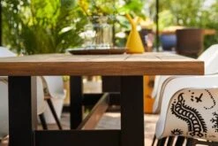 HARTMAN Yasmani / Cecilia Set, Schwarz/vintage Brown, Alu/Teakholz/Polyrattan, 6 Diningsessel, 240x100cm 16 HARTMAN Yasmani / Cecilia Set, Schwarz/vintage Brown, Alu/Teakholz/Polyrattan, 6 Diningsessel, 240x100cm -Gartenladen 6 21406.jpg