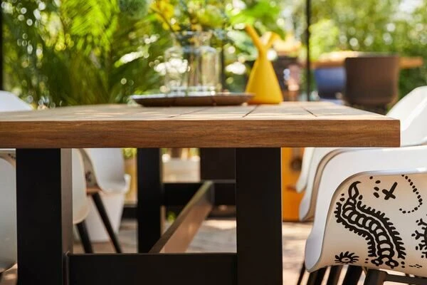 HARTMAN Yasmani / Cecilia Set, Schwarz/vintage Brown, Alu/Teakholz/Polyrattan, 6 Diningsessel, 240x100cm 8 HARTMAN Yasmani / Cecilia Set, Schwarz/vintage Brown, Alu/Teakholz/Polyrattan, 6 Diningsessel, 240x100cm – Bild 6