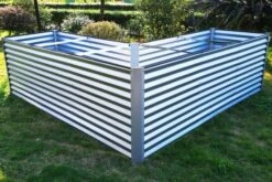 OUTFLEXX Eck-Hochbeet, Silber, Zincalume, 270x270x90x84cm -Gartenladen 7 18173.jpg