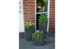 Ploß Rocking Pflanzgefäß, Grau/braun-meliert, Polyrattan, Konisch, 28x28x60 Cm, Kunststoffeinsatz 17 Ploß Rocking Pflanzgefäß, Grau/braun-meliert, Polyrattan, Konisch, 28x28x60 Cm, Kunststoffeinsatz -Gartenladen 7 18199.jpg