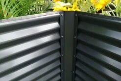 OUTFLEXX Eck-Hochbeet, Anthrazit, Zincalume, 270x270x90x84cm 27 OUTFLEXX Eck-Hochbeet, Anthrazit, Zincalume, 270x270x90x84cm -Gartenladen 8 18174.jpg