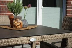 Ploß Rabida Sitzgruppe, Champagner-meliert, Polyrattan, Tisch 170x90 Cm, 6 Stapelsessel, Glasplatte In Steinoptik -Gartenladen 8 21073.jpg