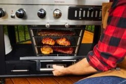 PIT BOSS Memphis Ultimate 4-in-1 Kombigrill, Schwarz, Stahl/Gusseisen, Smoker, Gas- Und Holzkohlegrill -Gartenladen 9 17311.jpg